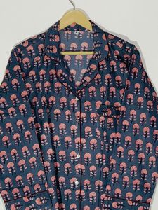 ชุดนอนผ้าฝ้ายลายดอกเที่ยงคืน3ชิ้นพร้อมกระเป๋าเข้าชุดกันสีน้ำเงินและสีชมพู - Product Image 5