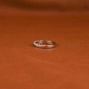 Anillo de Boda de Diamantes Cultivados en Laboratorio de Oro Blanco de 18 Quilates Personalizado para Mujer, 0.3-0.5 TCW, Corte Brillante, Estilo Clásico y Moderno, Regalo de Boda - Product Image 2