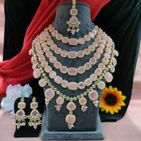 Set Perhiasan Kalung Kundan Pengantin India dengan Maang Tikka, Set Perhiasan yang Menakjubkan untuk Wanita dan Gadis Tersedia dengan Harga Terbaik