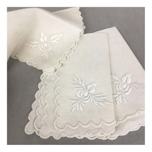 Serviettes de cuisine traditionnelles en coton biologique mélangé soyeux 100% ; Serviettes carrées de taille personnalisable en tissu uni tissé pour fêtes et mariages - Product Image 2