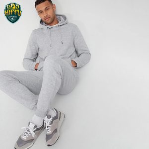 Conjunto de chándal de jogging de estilo Jersey de algodón 100% para hombre con logotipo personalizado conjunto de pantalón ajustado y Top con capucha de patrón sólido - Product Image 4