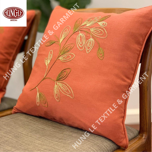 Vente en gros Oreiller à broderie d'animaux floraux Muti-couleurs pour la décoration intérieure Coussin élégant pour améliorer la décoration intérieure - Product Image 2