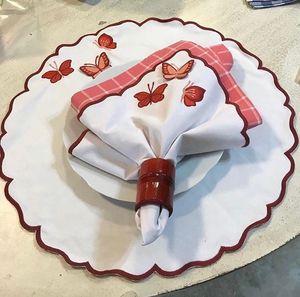 Mantel individual de lino reutilizable con trabajo bordado opción lavable ecológica para arreglos de mesa de comedor sostenibles - Product Image 4