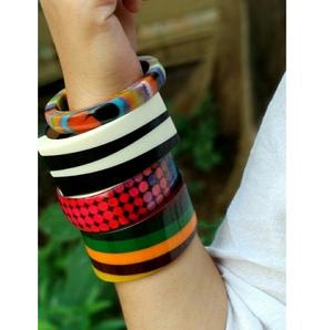 Bracelets en résine brillante de luxe, imperméables et personnalisables pour femmes, bijoux tendance pour les occasions spéciales et le quotidien - Product Image 1