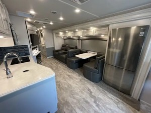 Vendedor Verificado de Fletwood Pace Arrow 36U Usado del 2023, Listo para Viajar - Product Image 6