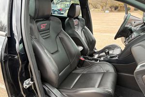 Ford Focus ST 2016 Usado, Sin Reserva, 54000 Millas, 1 Dueño, Transmisión Manual de 6 Velocidades, Paquete ST3, Propiedad de Texas - Product Image 5