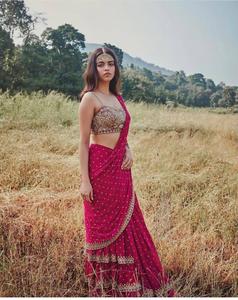 Style Bollywood Magnifique Saree Rouge Faux Georgette Avec Broderie Travail Avec Tombola (5.5 mètres) Pour Les Mariages Et Les Fêtes - Product Image 1