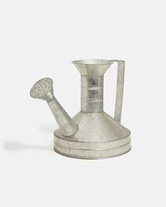 กระป๋องน้ำโลหะสำหรับงานหนักที่ออกแบบตามหลักสรีรศาสตร์เพื่อรดน้ำต้นไม้ได้อย่างง่ายดาย - Product Image 2