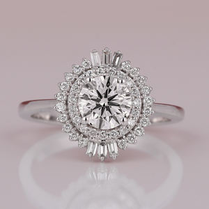 Anillo de compromiso de oro macizo de 18 quilates Diseño de doble Halo Starburst con diamante de corte Baguette Chapado en oro Certificado sin conflictos IGI - Product Image 1