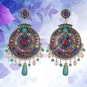 ต่างหูห้อยระย้าสำหรับผู้หญิง ดีไซน์ทันสมัย ชุบทองแดง เหมาะสำหรับงานปาร์ตี้ สไตล์สั่งทำพิเศษ ขนาดสำหรับผู้ใหญ่ - Product Image 3