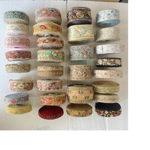 Fabriqué sur mesure dans des conceptions assorties Rubans et lacets brodés à la machine et dans différentes couleurs pour les robes de mariée en largeurs. - Product Image 3