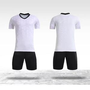 Ensemble d'uniformes de football personnalisés vert dégradé pour hommes – Maillot et short respirants à séchage rapide, extensibles dans quatre directions, impression numérique, tenue d'équipe - Product Image 4