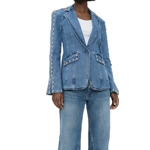 แจ็คเก็ตยีนส์ผู้หญิงคุณภาพสูงแบบสั่งทำพิเศษ ตกแต่งด้วยหมุดและริเวท ล้างสีแบบ Stonewashed ทรงปกติ ผ้าฝ้าย เสื้อโค้ทยีนส์สำหรับฤดูใบไม้ร่วงและฤดูหนาว สไตล์วินเทจ สวยสง่า - Product Image 3