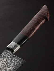 Couteau de cuisine de style japonais en acier inoxydable à manger sur lame couteau de chef avec manche en bois cadeau pour votre cadeau d'anniversaire de mère - Product Image 2