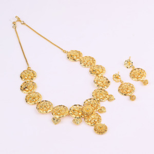 Conjunto de collares chapados en oro con tinte, joyería tradicional, proveedor de joyería de moda personalizada, cobre y latón, chapado en oro laminado - Product Image 1