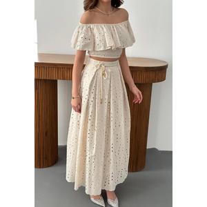 Conjunto de Blusa y Falda Plisada Beige - Beige - Product Image 3