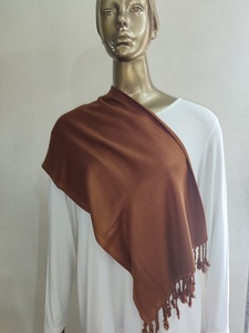 Châles Pashmina en Viscose solide pour femmes, couleurs personnalisées, tailles, logo imprimé, fabriqués en inde, bombay - Product Image 3