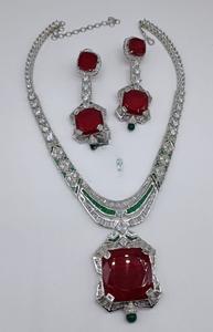 Ensemble de collier et boucles d'oreilles tendance de haute qualité avec pierres doubles en zircon argenté, collection pour femmes pour les mariages et les soirées - Product Image 3