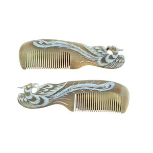 Peine de cuerno de búfalo de datos dorados 99 para cabello sin enredos, ideal para uso diario y estilistas profesionales - Product Image 1