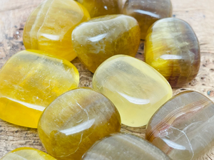 Pierre de Reiki irrégulière sculptée en fluorite jaune naturelle de qualité supérieure, 20-30 mm, pour la maison et le Feng Shui – Meilleure vente - Product Image 4