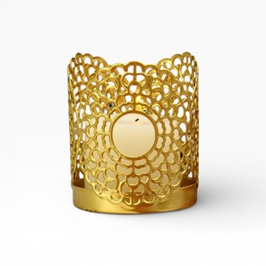 Porte-bougie vintage en laiton avec motif ajouré en forme de trèfle pour une décoration classique - Product Image 3