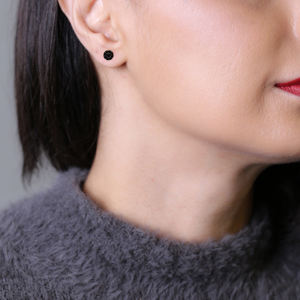 Pendientes de tuerca de forma redonda de piedra de circón negro joyería de plata de ley 925 al por mayor turca - Product Image 4