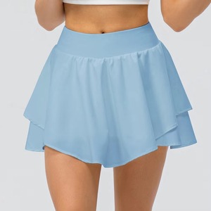 Mini-jupe moulante en jean pour femme, avec poches latérales, pour le tennis, le yoga, la gym et les activités de plein air, délavage clair - Product Image 2