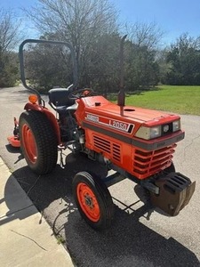 Tracteur à chenilles 45 CV L2050 de 1993 avec moteur, boîte de vitesses et pompe - Product Image 3