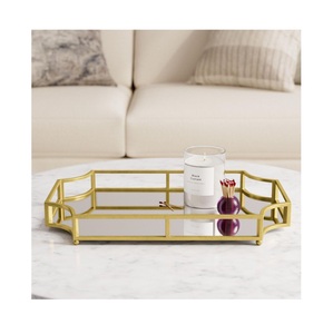 ถาดกระจกโลหะทำด้วยมือสำหรับเทียนน้ำหอมและการตกแต่งด้วยกระจกเงาใสและกรอบโลหะรูปทรงสวยงาม - Product Image 3