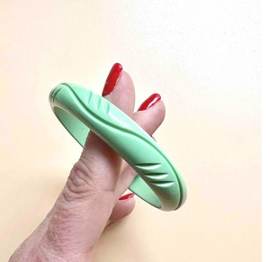 Brazalete de resina para mujer, brazalete de resina, joyería hecha a mano, joyería de moda, regalo para ella, venta para mujer - Product Image 5