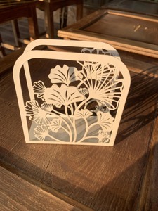 Servilletero de Metal Blanco con Diseño Artesanal y Motivo de Hojas para Mesa de Hotel, Comedor y Servicio de Invitados en Restaurantes, Procedente de la India - Product Image 2