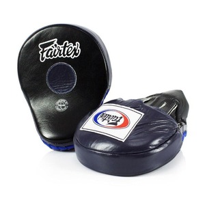 นวมซ้อมมวยหนังแท้สีดำโค้งรุ่นโปร ยี่ห้อ Fairtex สำหรับฝึกซ้อมผู้ใหญ่ MMA มวยไทย อุปกรณ์ป้องกันการต่อสู้ - Product Image 1