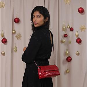 Bolso Bandolera de Mujer en Cuero Tejido Rojo Oscuro con Cierre de Cremallera, Bolso de Mano Tipo Clutch para Eventos Nocturnos, Resistente al Agua, 7 Pulgadas, Ideal para Regalo - Product Image 2