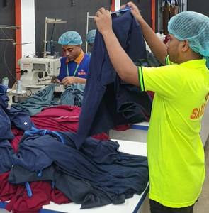 2024 ฤดูร้อนขายส่งคุณภาพสูง GSM เสื้อขนาดใหญ่สําหรับชายแขนสั้นผ้าฝ้ายผู้หญิงเสื้อ - Product Image 3