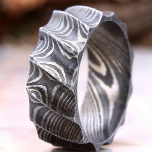 Bague de fiançailles de mariage en acier damas fraisé à la main unisexe UG couteaux manuel Source d'alimentation Style de grain de bois pour hommes - Product Image 4