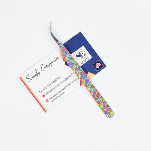 Pince à épiler d'extension de cils en acier inoxydable à poignée diamantée incurvée en J personnalisée et durable - Product Image 2