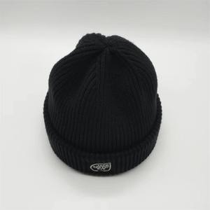 Gorros de Invierno de Punto Personalizados de Acrílico de Fabricante OEM, Cálidos y Unisex - Product Image 1