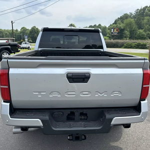 (W&T) PROMOCIÓN Venta de Toyota Tacoma SR5 2024, Doble Cabina, Caja de 5 pies, Motor Turbo i-FORCE MAX 2.4L de 4 Cilindros, Camioneta USADA - Product Image 1