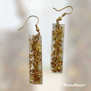 2023 boucles d'oreilles créoles en résine de malachite acrylique faites à la main, grandes boucles d'oreilles détachables pour femmes | Fournisseur de bijoux en gros - Product Image 4