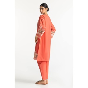 IUSTTS-170 Blusa de Gasa Bordada con Mangas Tres Cuartos y Shalwar Tulipán - Product Image 1