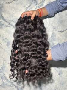 Vente en gros de cuticules vierges naturelles alignées Extensions de paquet de tissage de cheveux humains bouclés naturels Cheveux de style lisse et soyeux en vrac disponibles - Product Image 4