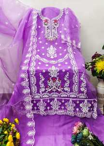 Ensemble haut et bas en organza et soie ethnique exclusif pour femme avec broderie dentelle double face Dupatta Autres accessoires ethniques - Product Image 3