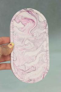 ถาดเรซิ่นตกแต่งหลากสี ถาดจัดระเบียบเครื่องสำอาง ของตกแต่งบ้าน ถาดเรซิ่นทรงรี ถาดวางของบนโต๊ะเครื่องแป้ง คุณภาพสูง - Product Image 4