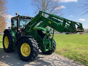 Tracteur John Deere à vendre, modèle 114HP, tracteur multifonctionnel avec climatisation et cabine, entièrement fonctionnel et prêt à être expédié - Product Image 4