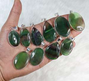 Pendentif en pierre précieuse fluorite verte Bijoux en argent Bijoux pendentif en cristal de guérison - Product Image 1