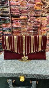 กระเป๋าคลัทช์แฟชั่นสไตล์อินเดียวินเทจสำหรับผู้หญิงทำด้วยมือพร้อมแถบจำต้องสำหรับตอนเย็นและงานแต่งงาน - Product Image 2