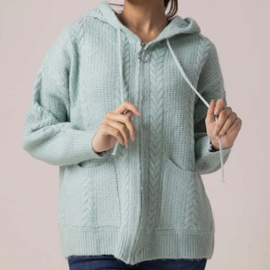 Pull en coton tricoté respirant à col en V pour femmes de luxe, logo sur le devant, prix bas, style de rue - Product Image 5