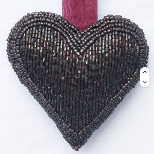 Adornos Navideños Colgantes Hechos a Mano con Cuentas de Cristal en Forma de Corazón Negro, Decoración Clásica para Árboles de Navidad, Adornos Colgantes de Cristal con Cuentas - Product Image 1