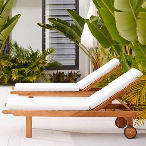 Chaise longue moderne en teck massif pour la plage, le jardin, la terrasse, l'hôtel ou le bord de la piscine - Product Image 5