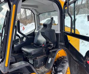 Minicargadora JCB 1CXT con retroexcavadora y capacidad de carga de 9 toneladas, motor Caterpillar, disponible para la venta - Product Image 2